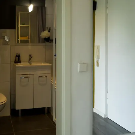 Modern Und Ruhig Naehe Stadt Zentrum Apartment